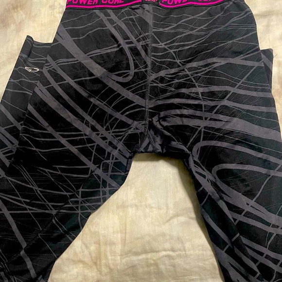 Champions women's rights size small - Picture 3 of 3